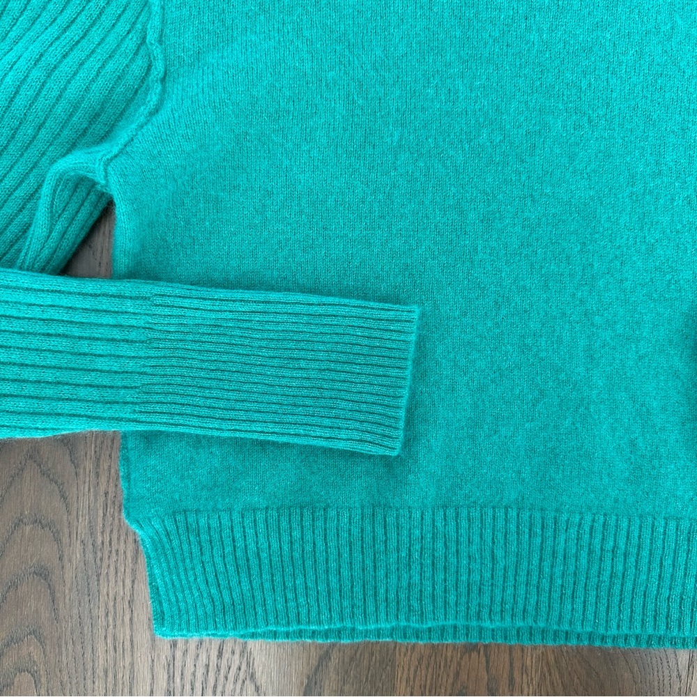 Free People Aubrey Cashmere Crop Turtleneck Sweater in Emerald Green Size Small - Picture 5 of 7